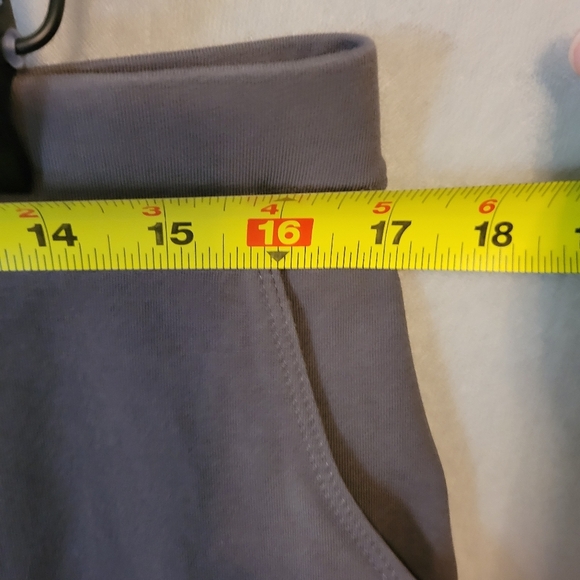 LL Bean Womens Gray Straight-Leg Pants. Size L Reg - Picture 7 of 7